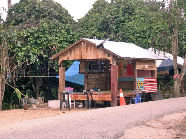 pondok kawalan rukuntetangga 02